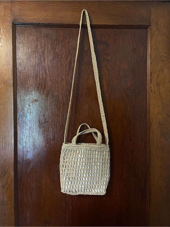 Madewell Handbags - NWT Madewell small straw transport crossbody